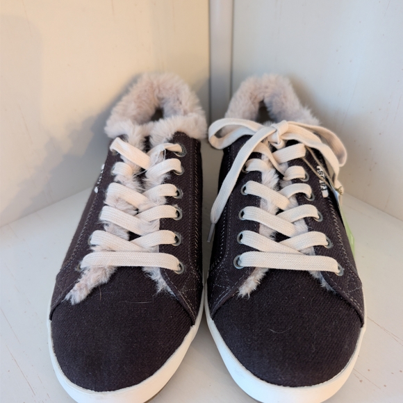 Taos Starline NWT Faux Fur Lined Canvas Sneakers Comfort Arch Support 8.5 - Picture 2 of 6